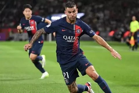 لاعب باريس سان جيرمان: لن نغير أسلوبنا من أجل ميسي